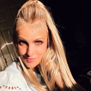 Meet your Posher, Kamela